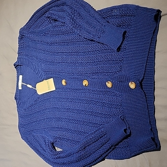 Womens sweater NWT - Picture 3 of 4